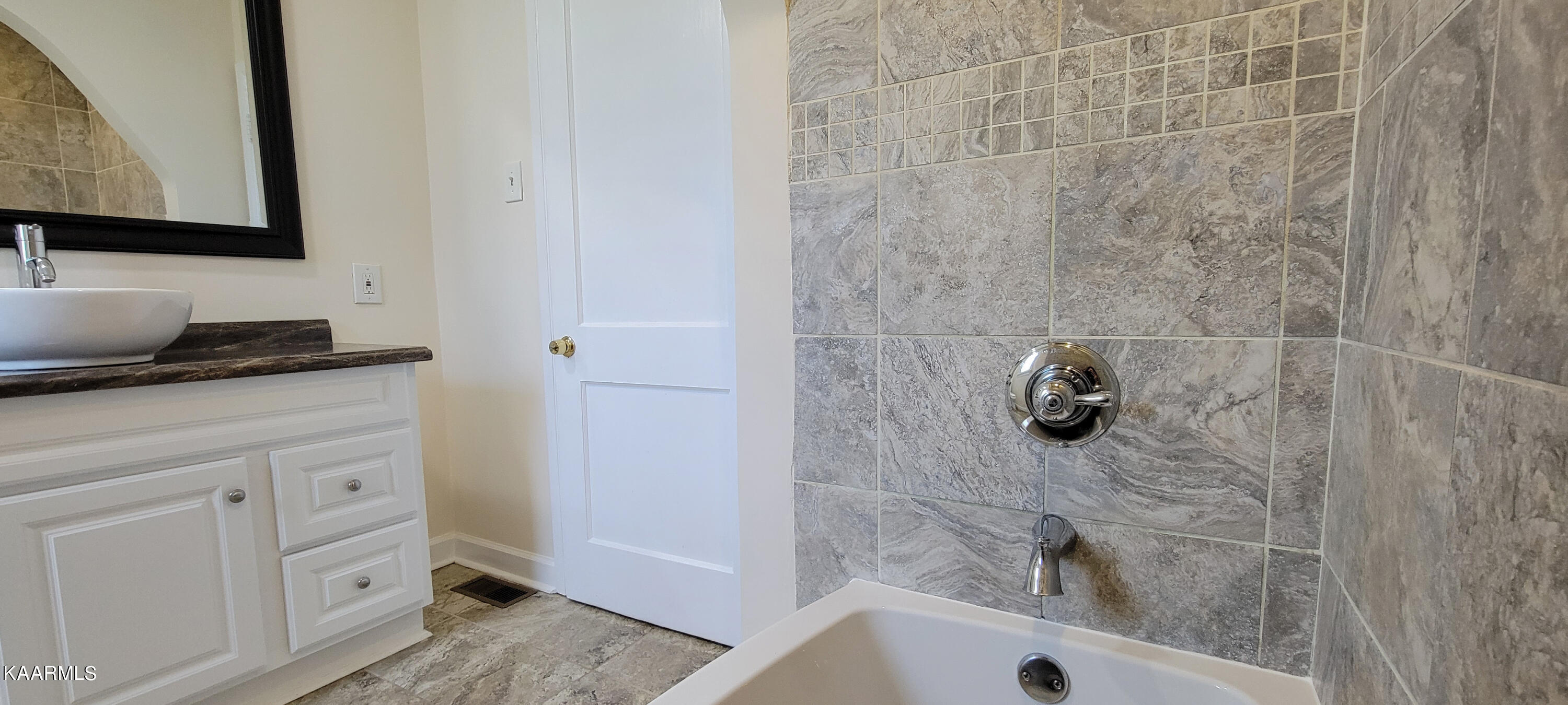 2100 Norvell Drive Knoxville, TN 37918 - Photo 26 of 40 20230329_170609