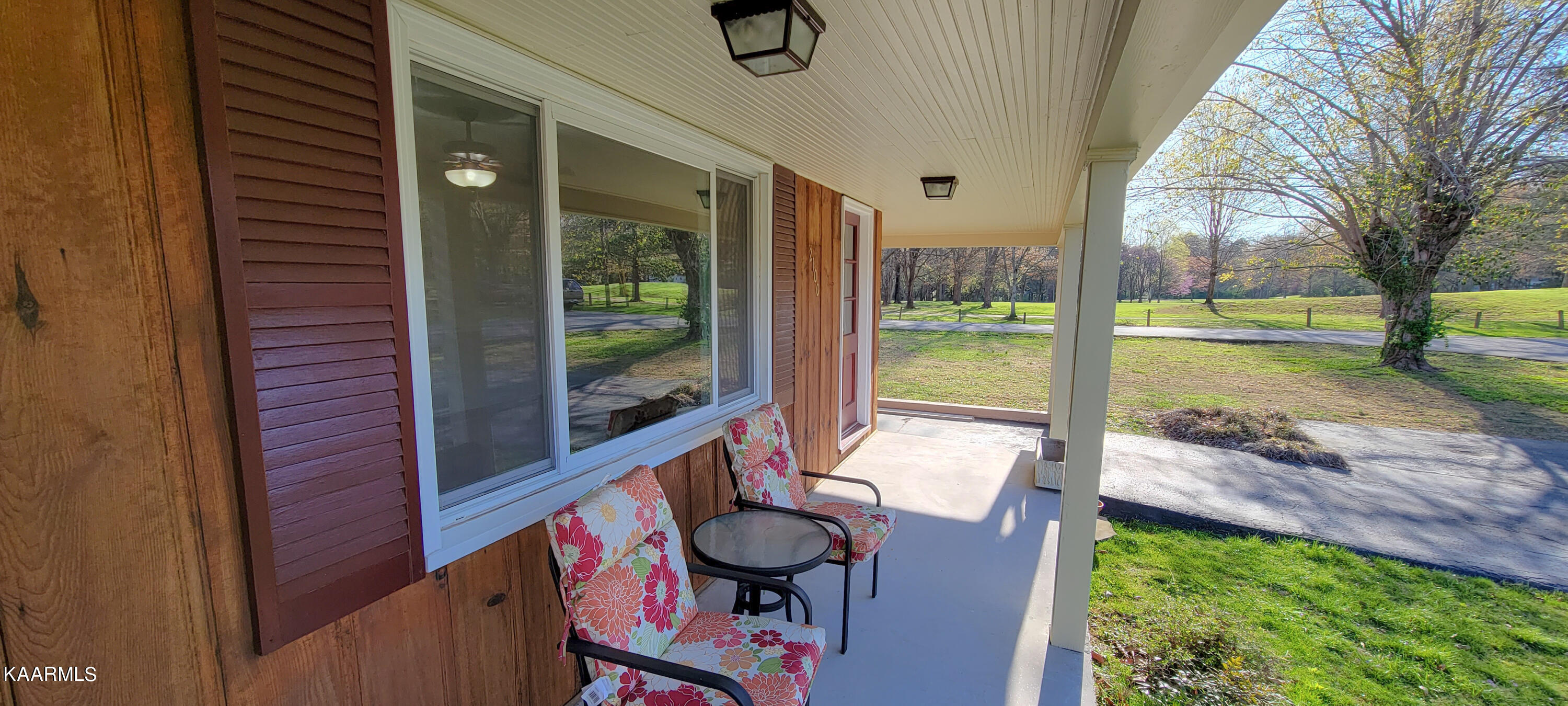 2100 Norvell Drive Knoxville, TN 37918 - Photo 8 of 40 20230329_181011