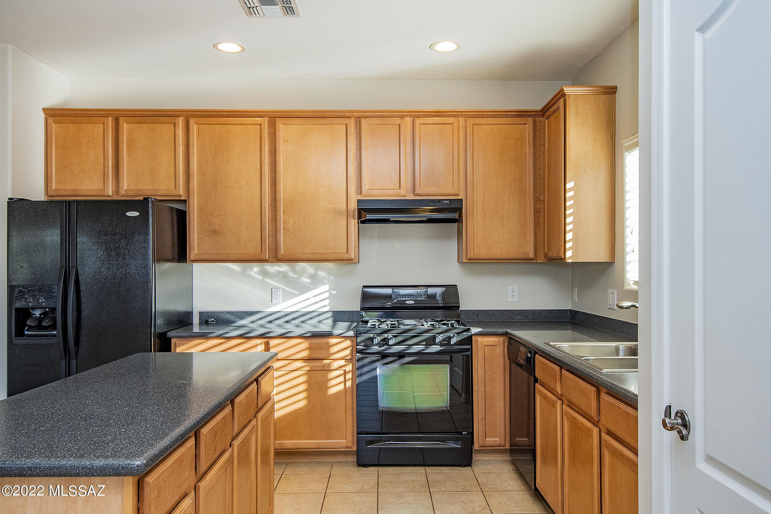 3644 East Fox Trotter Road Tucson, AZ 85739 - Photo 8 of 37