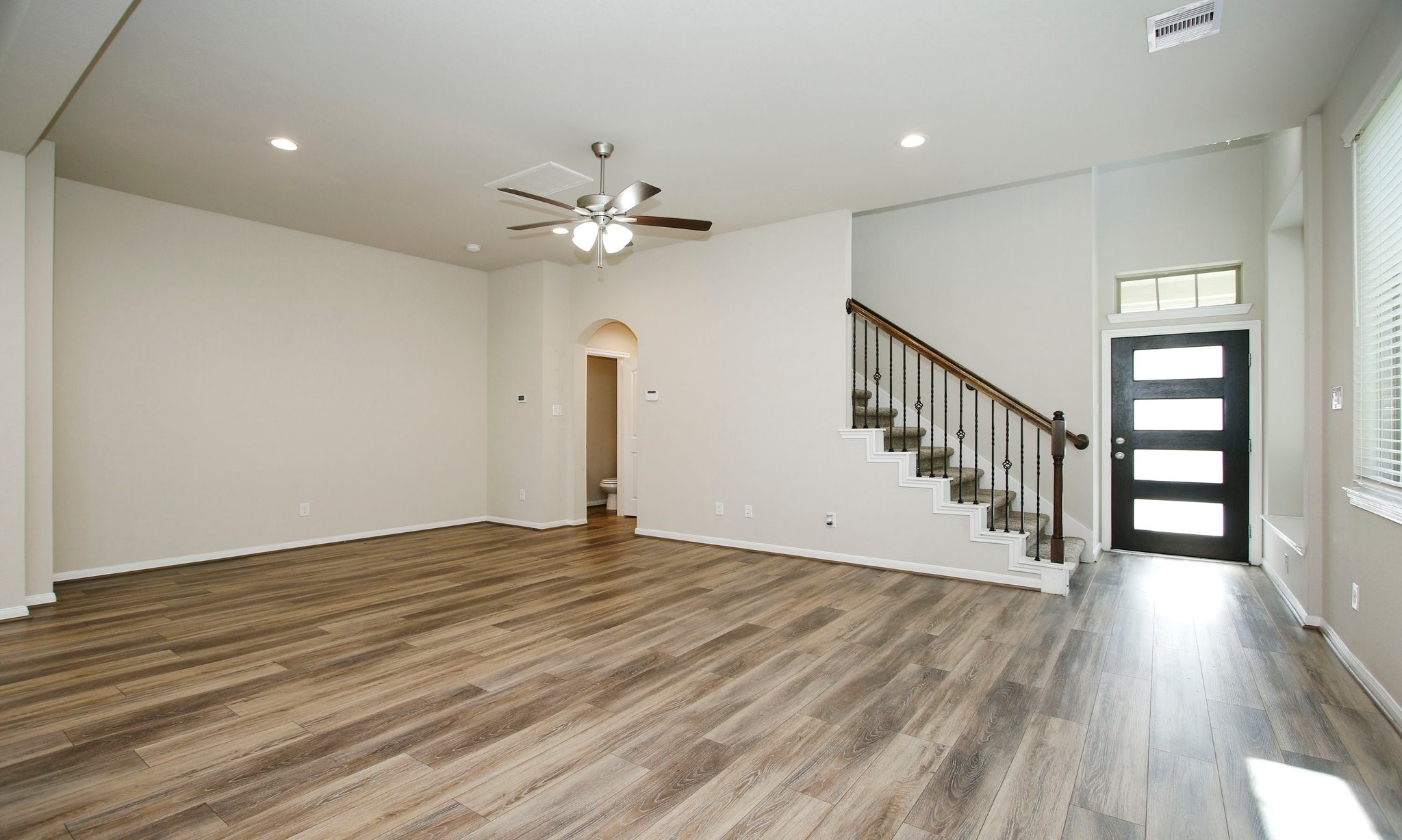 239 Biltmore Loop Montgomery, TX 77316 - Photo 10 of 40