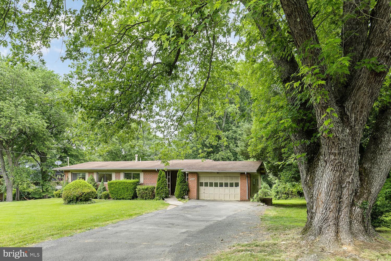 6540 Kerns Road Falls Church, VA 22044 - Photo 1 of 37 Gallery Image 1
