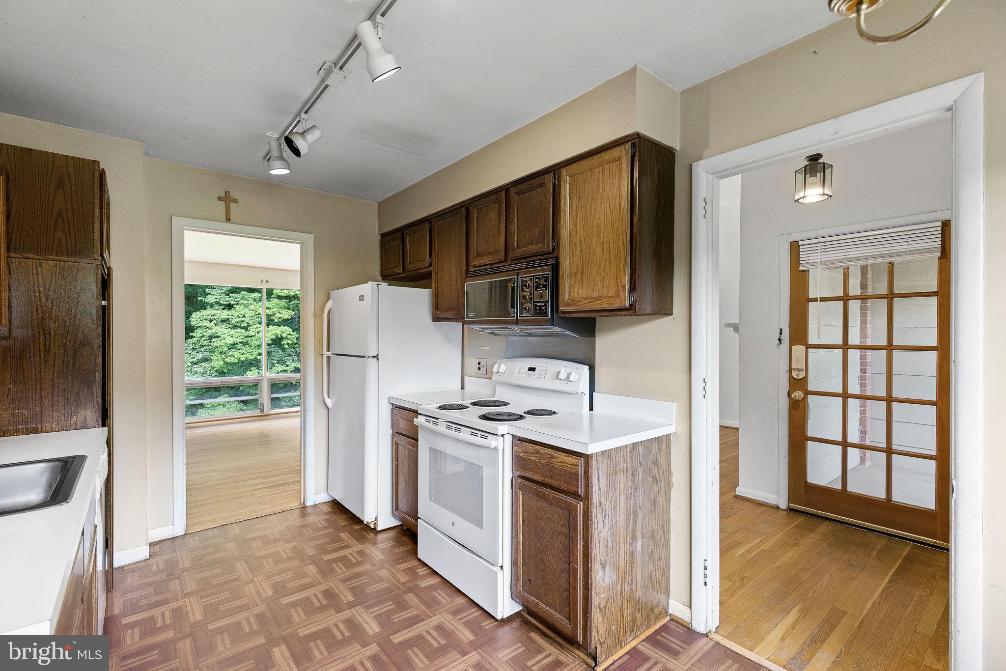 6540 Kerns Road Falls Church, VA 22044 - Photo 17 of 37 Gallery Image 17