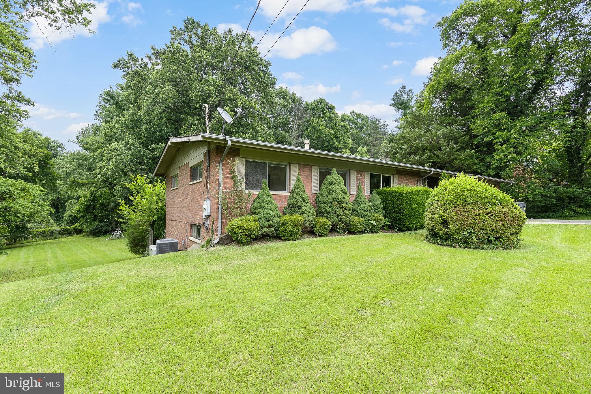 6540 Kerns Road Falls Church, VA 22044 - Photo 2 of 37 Gallery Image 2