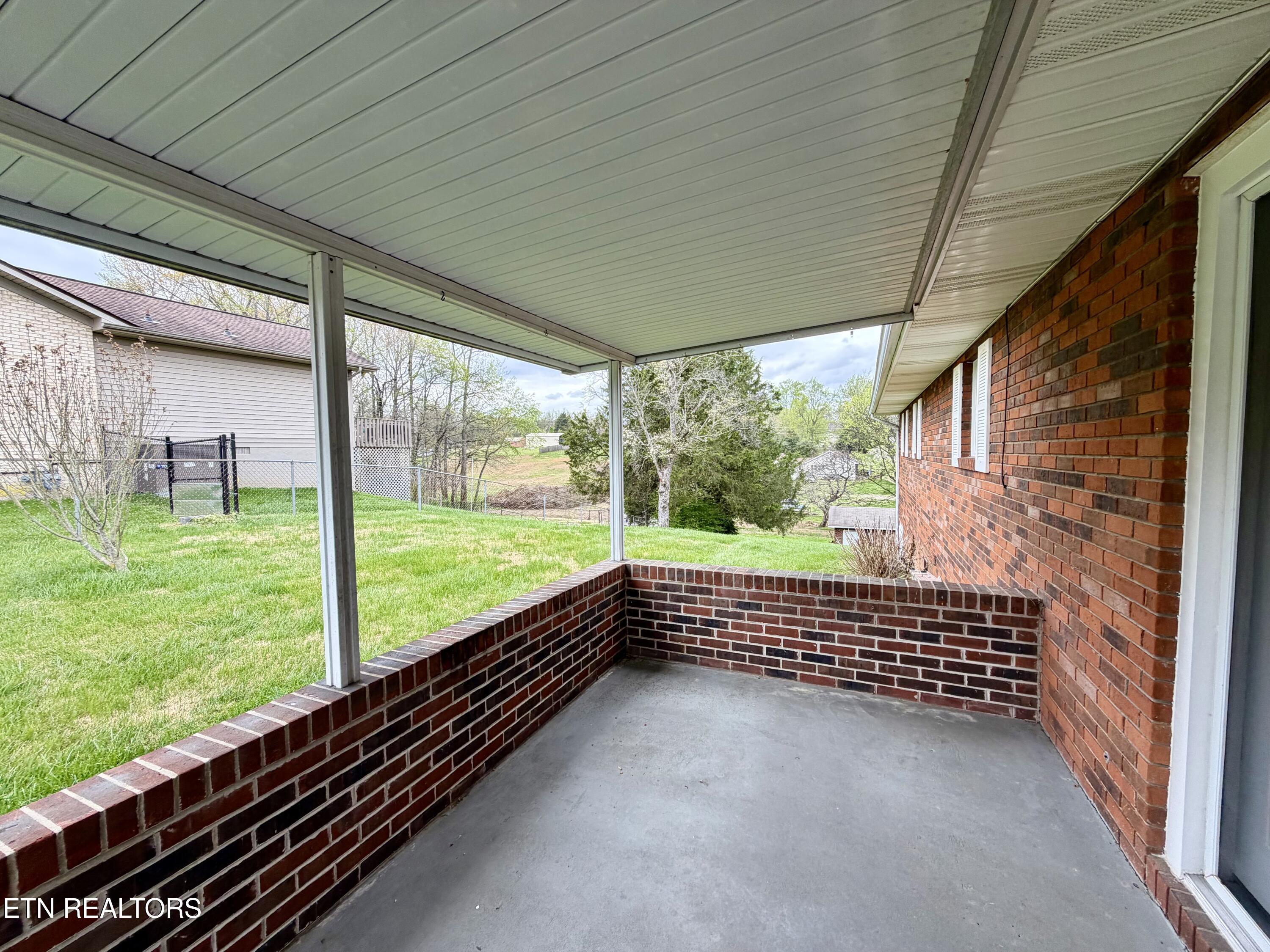 302 South Apache Road Clinton, TN 37716 - Photo 21 of 22 IMG_7941
