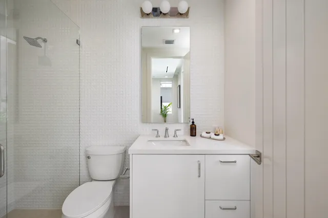 $5,495,000 | 812 Palm Trail, Delray Beach, FL 33483