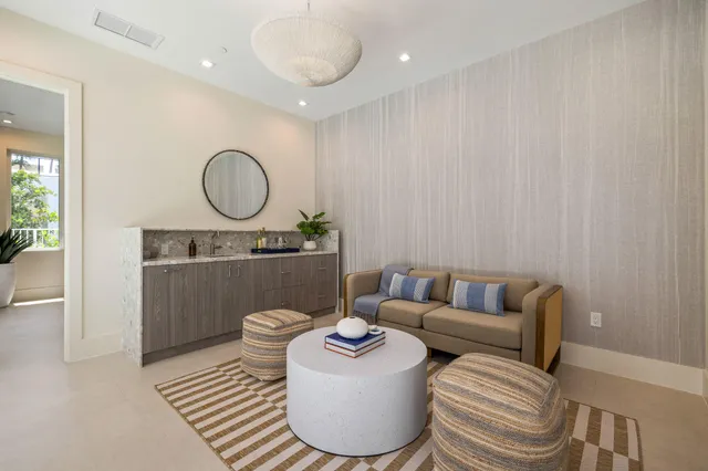 $5,495,000 | 812 Palm Trail, Delray Beach, FL 33483