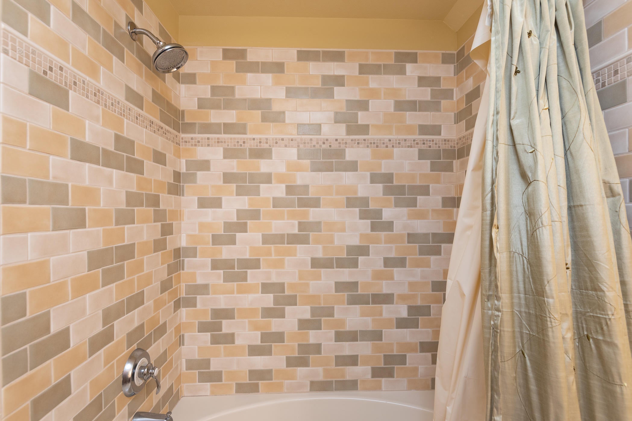 23229 Butterfield Trail Bend, OR 97702 - Photo 29 of 52 29 Hall Shower