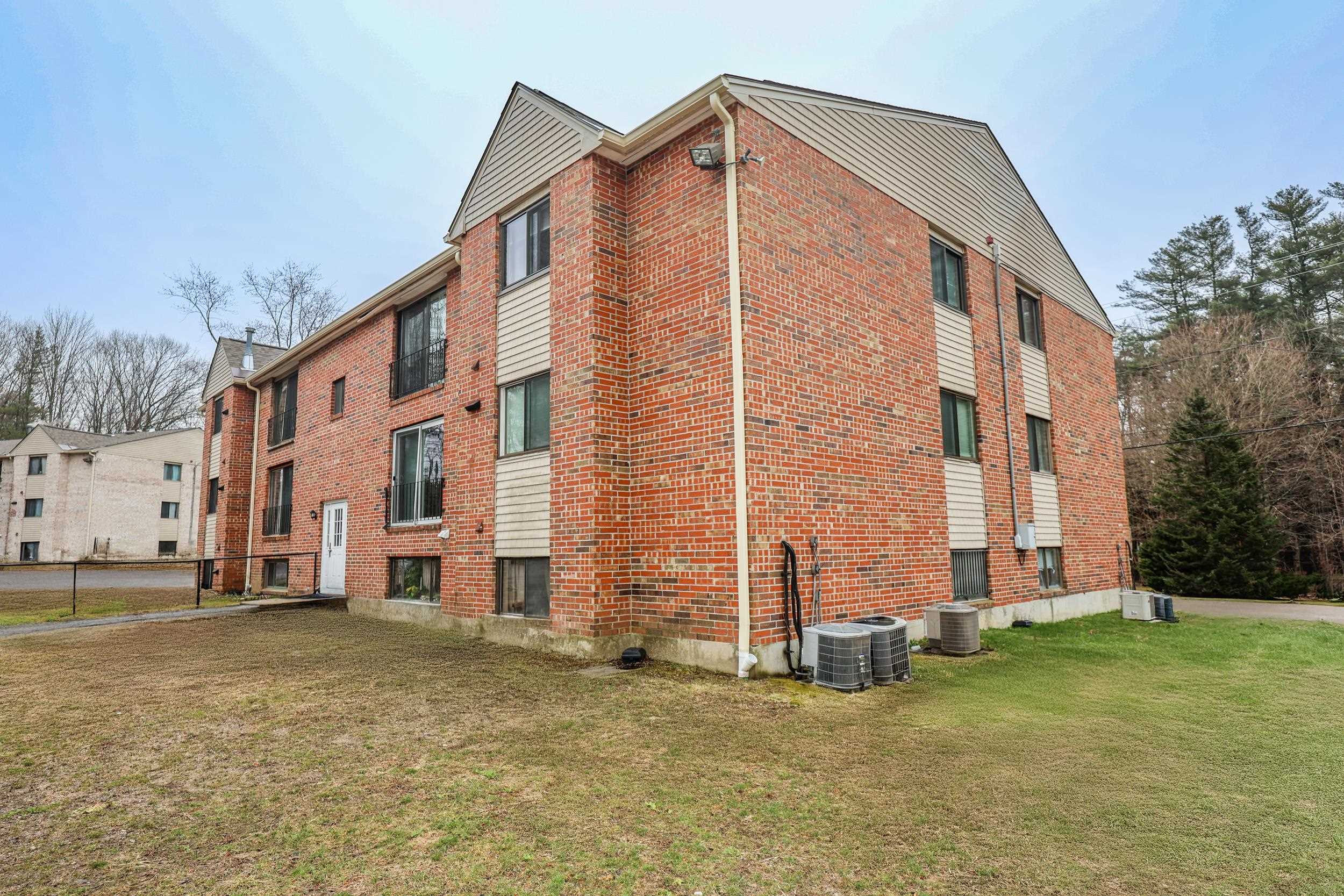 4 Brookside Drive, Unit 5 Exeter, NH 03833 - Photo 2 of 11