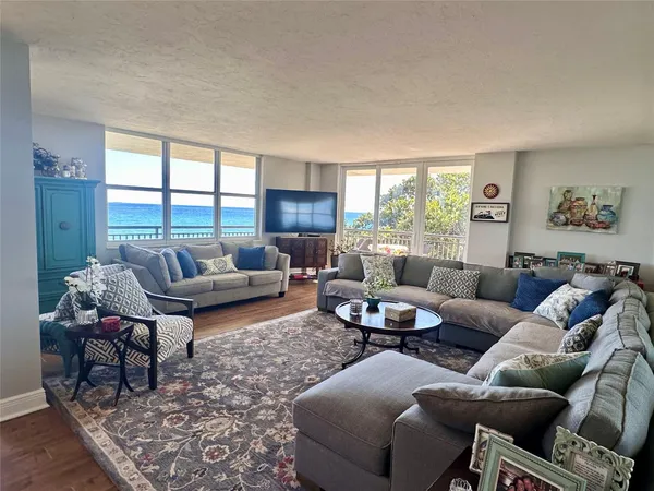 $4,800 | 1147 Hillsboro Mile, Unit 214, Hillsboro Beach, FL 33064