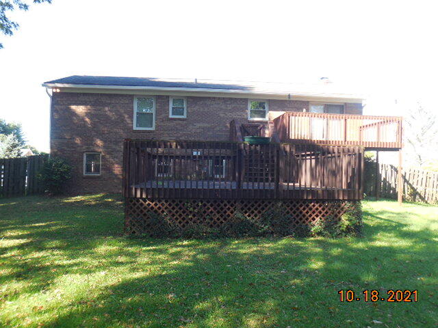 211 Falcon Road Versailles, KY 40383 - Photo 2 of 17 211 Falcon 003