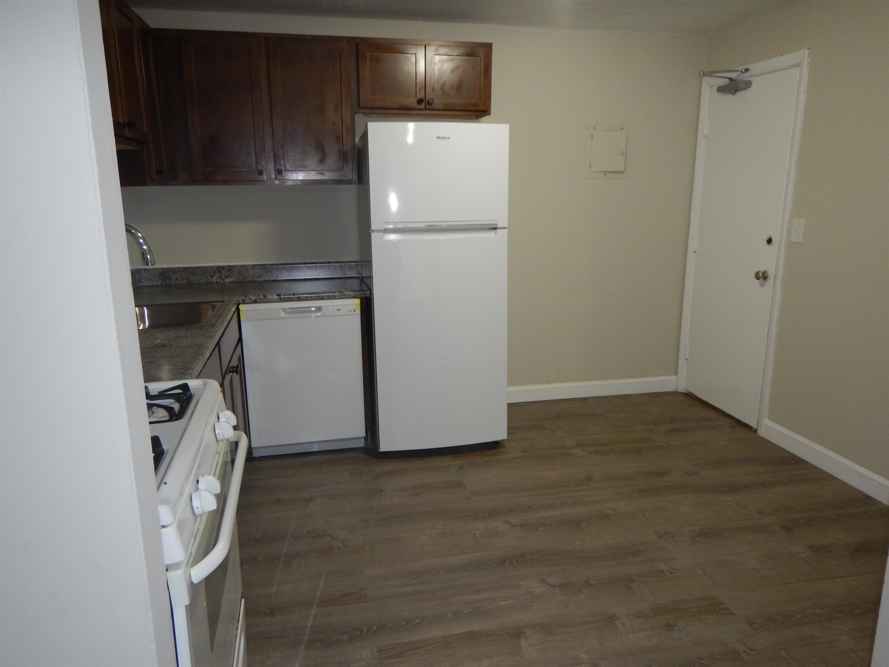 126 Mammoth Road, Unit 310 Hooksett, NH 03106 - Photo 10 of 17