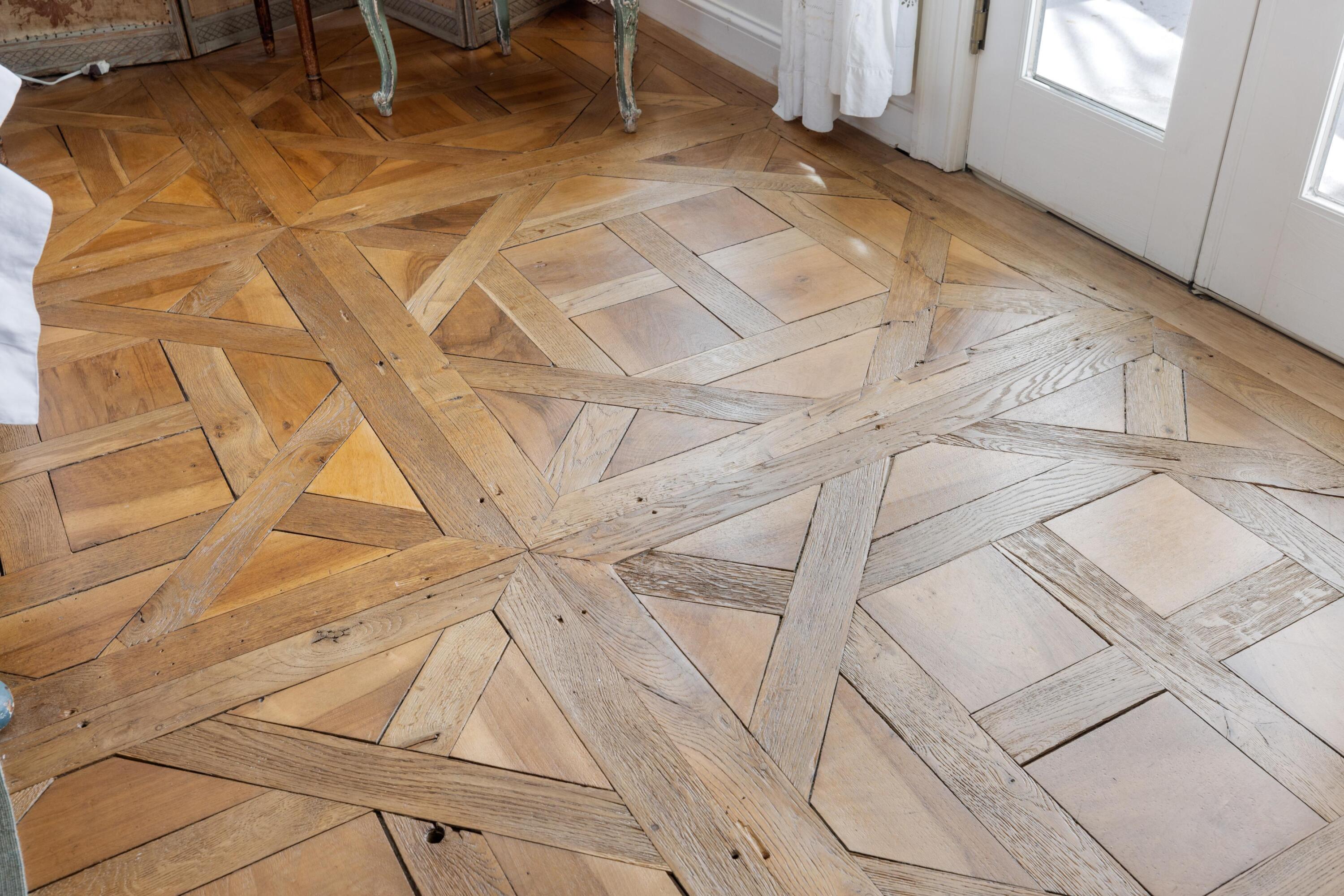 10 Boathouse Close Mount Pleasant, SC 29464 - Photo 25 of 48 Parquet de Versaille in Master Suite