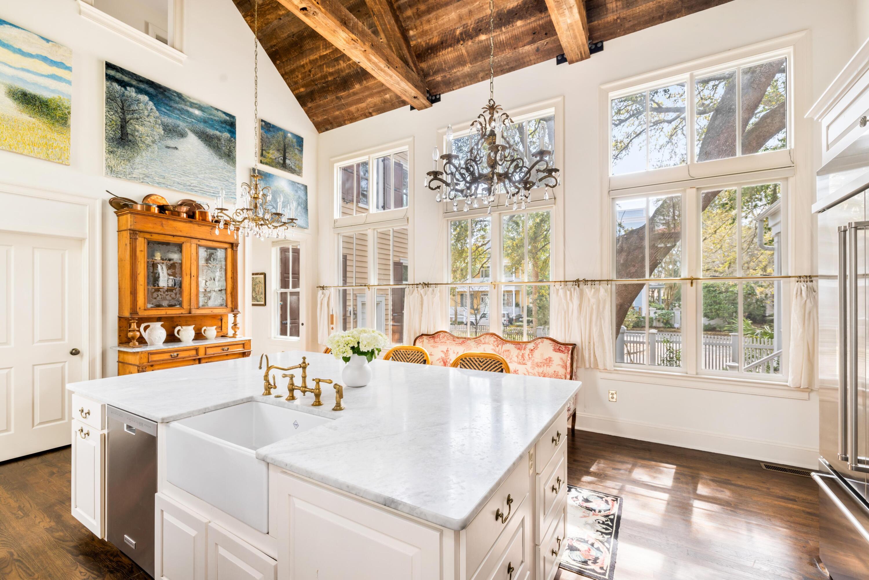 10 Boathouse Close Mount Pleasant, SC 29464 - Photo 7 of 48 Kitchen overlooking Courtyard