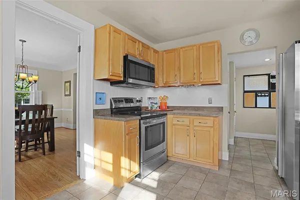 $550,000 | 662 Fairview Avenue, Webster Groves, MO 63119