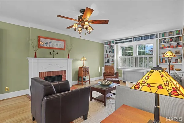 $550,000 | 662 Fairview Avenue, Webster Groves, MO 63119