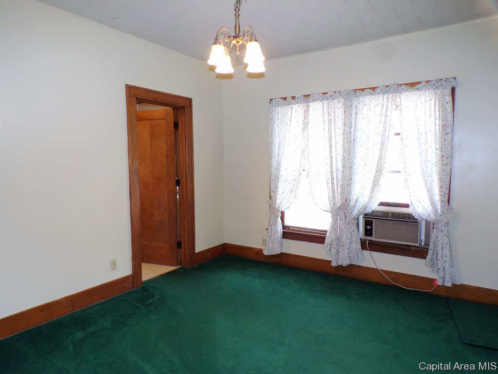 601 West Adams Street Abingdon, IL 61410 - Photo 15 of 35