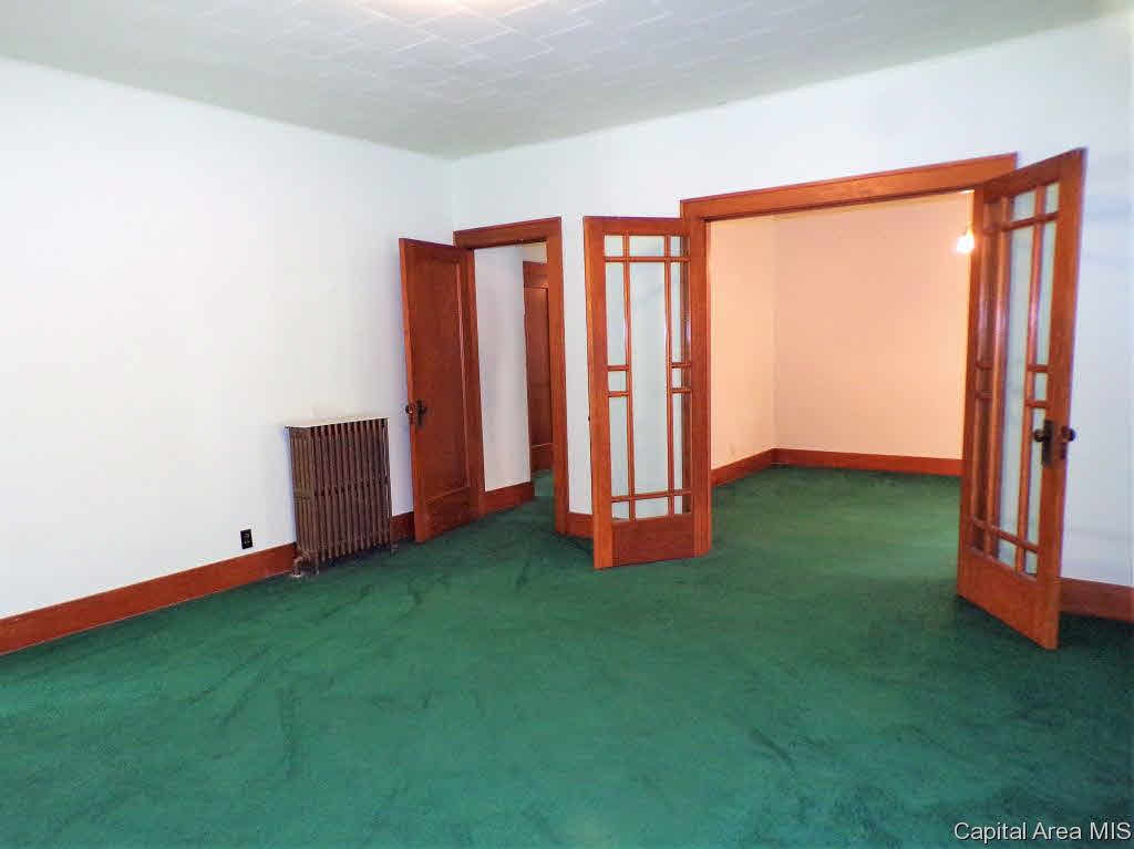 601 West Adams Street Abingdon, IL 61410 - Photo 17 of 35