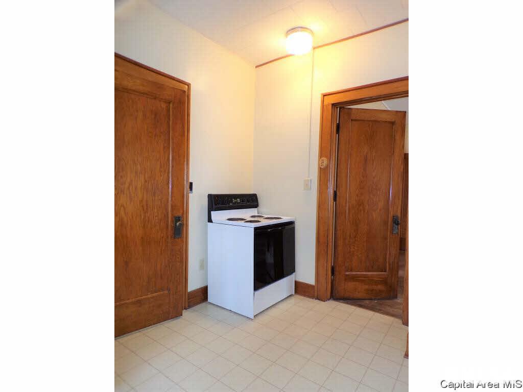 601 West Adams Street Abingdon, IL 61410 - Photo 21 of 35
