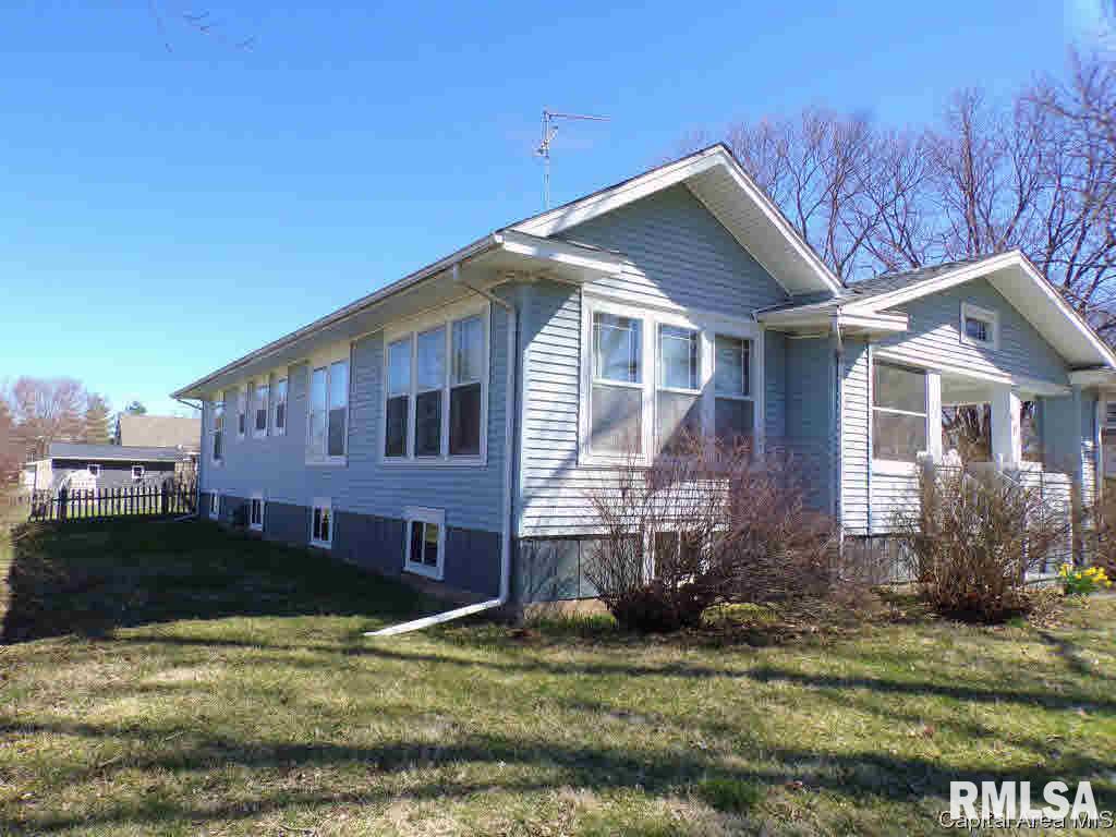 601 West Adams Street Abingdon, IL 61410 - Photo 3 of 35