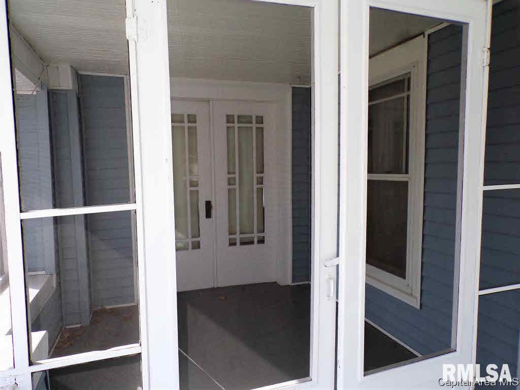 601 West Adams Street Abingdon, IL 61410 - Photo 9 of 35