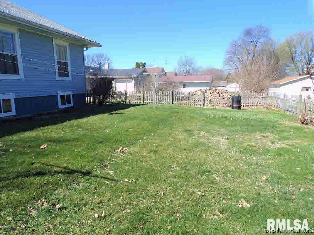 601 West Adams Street Abingdon, IL 61410 - Photo 10 of 35