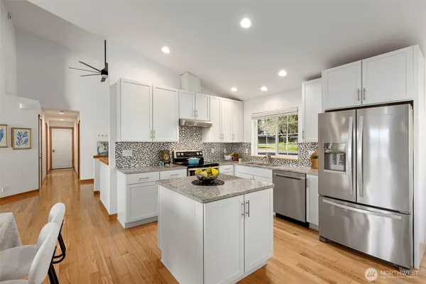 $759,999 | 8498 Illahee Road Northeast, Bremerton, WA 98311