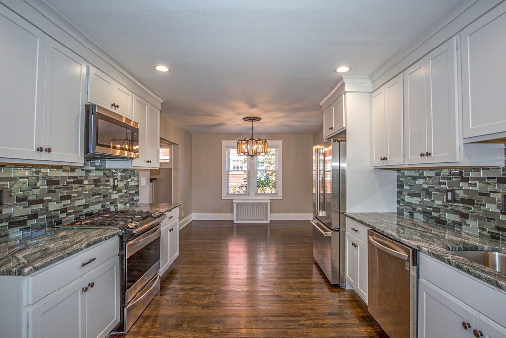27 Sherbrooke Street Springfield, MA 01104 - Photo 12 of 28 Gallery Image 12