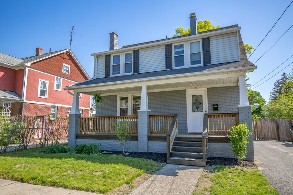 27 Sherbrooke Street Springfield, MA 01104 - Photo 2 of 28 Gallery Image 2