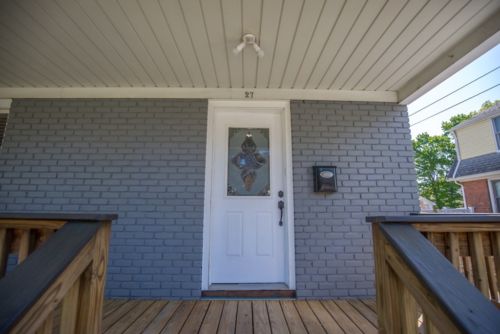 27 Sherbrooke Street Springfield, MA 01104 - Photo 3 of 28 Gallery Image 3