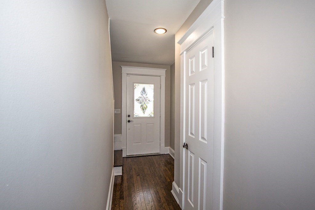 27 Sherbrooke Street Springfield, MA 01104 - Photo 5 of 28 Gallery Image 5
