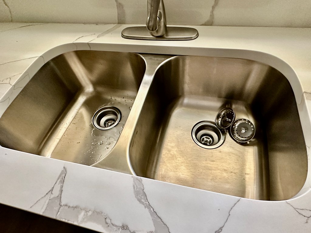 2172 Oregon Court Decatur, GA 30032 - Photo 10 of 25