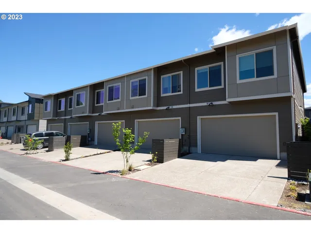 a house view with a outdoor space