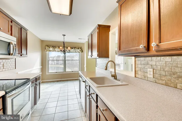 $2,150 | 214 Teal Court, Unit G, Chester, MD 21619