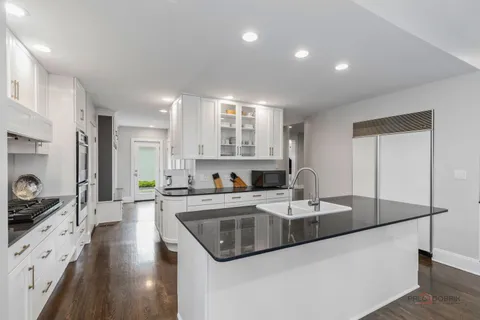 $2,149,000 | 790 West Deerpath Road, Lake Forest, IL 60045