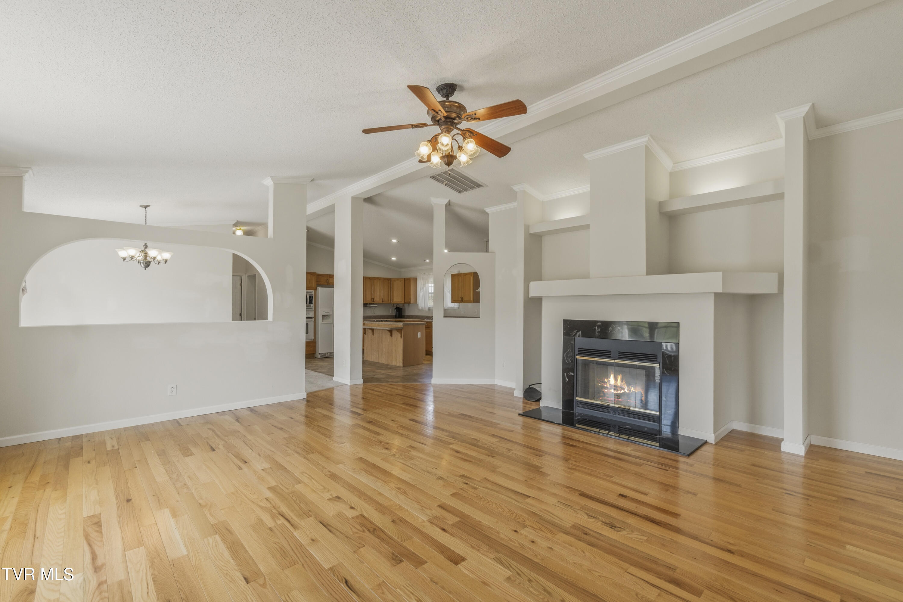 4061 Carters Valley Road Church Hill, TN 37642 - Photo 25 of 54 living room