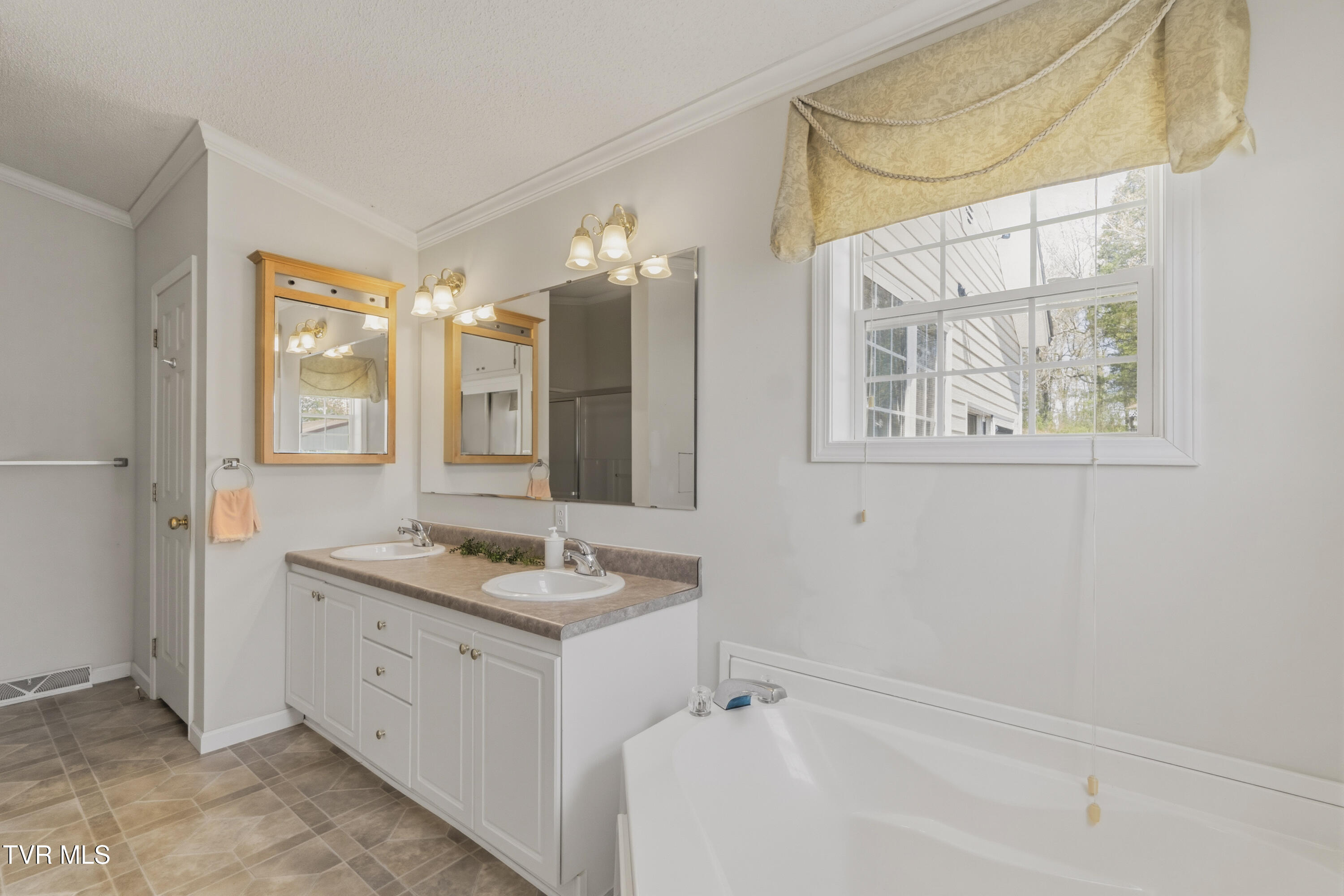 4061 Carters Valley Road Church Hill, TN 37642 - Photo 38 of 54 bathroom 1