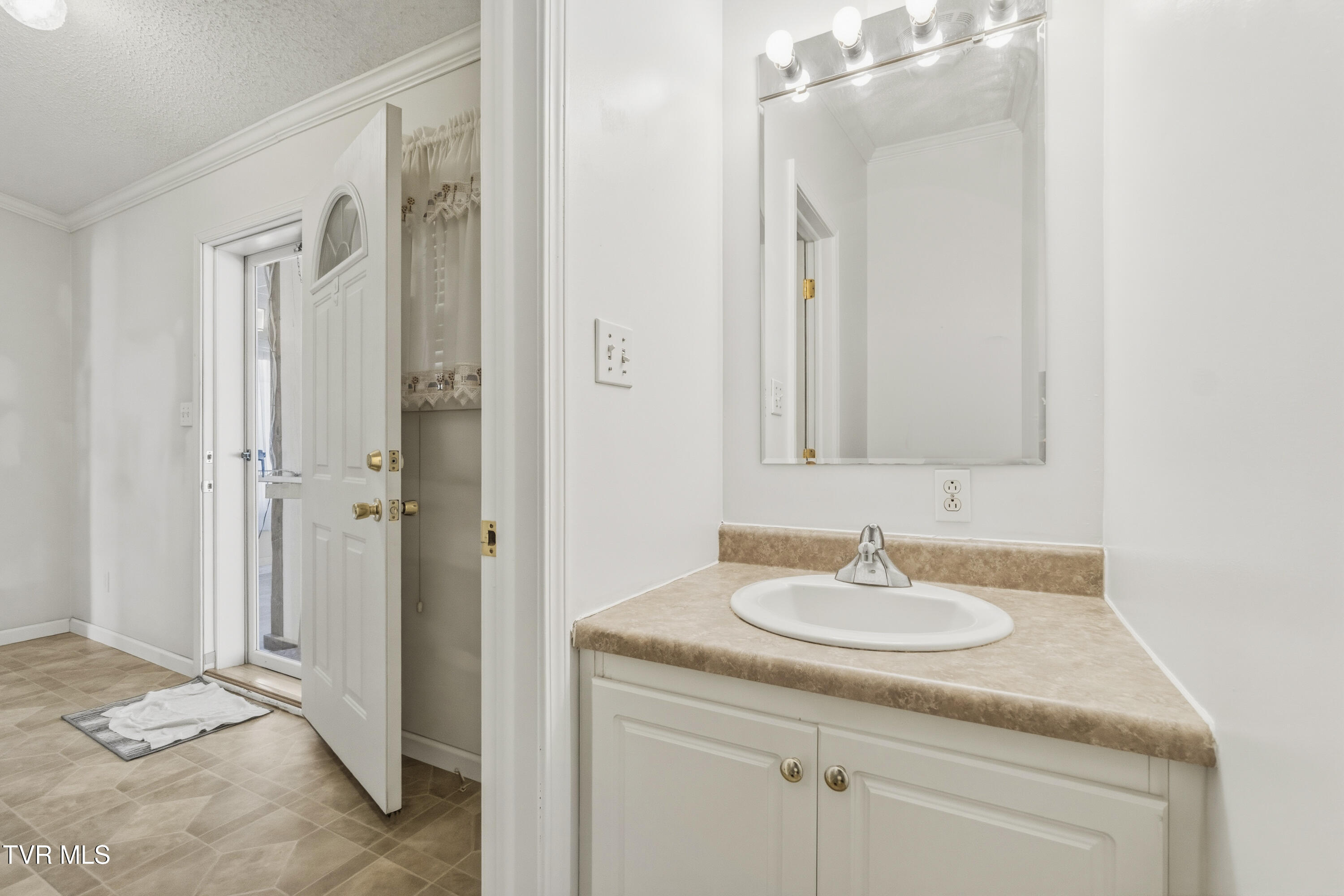 4061 Carters Valley Road Church Hill, TN 37642 - Photo 46 of 54 bathroom 3