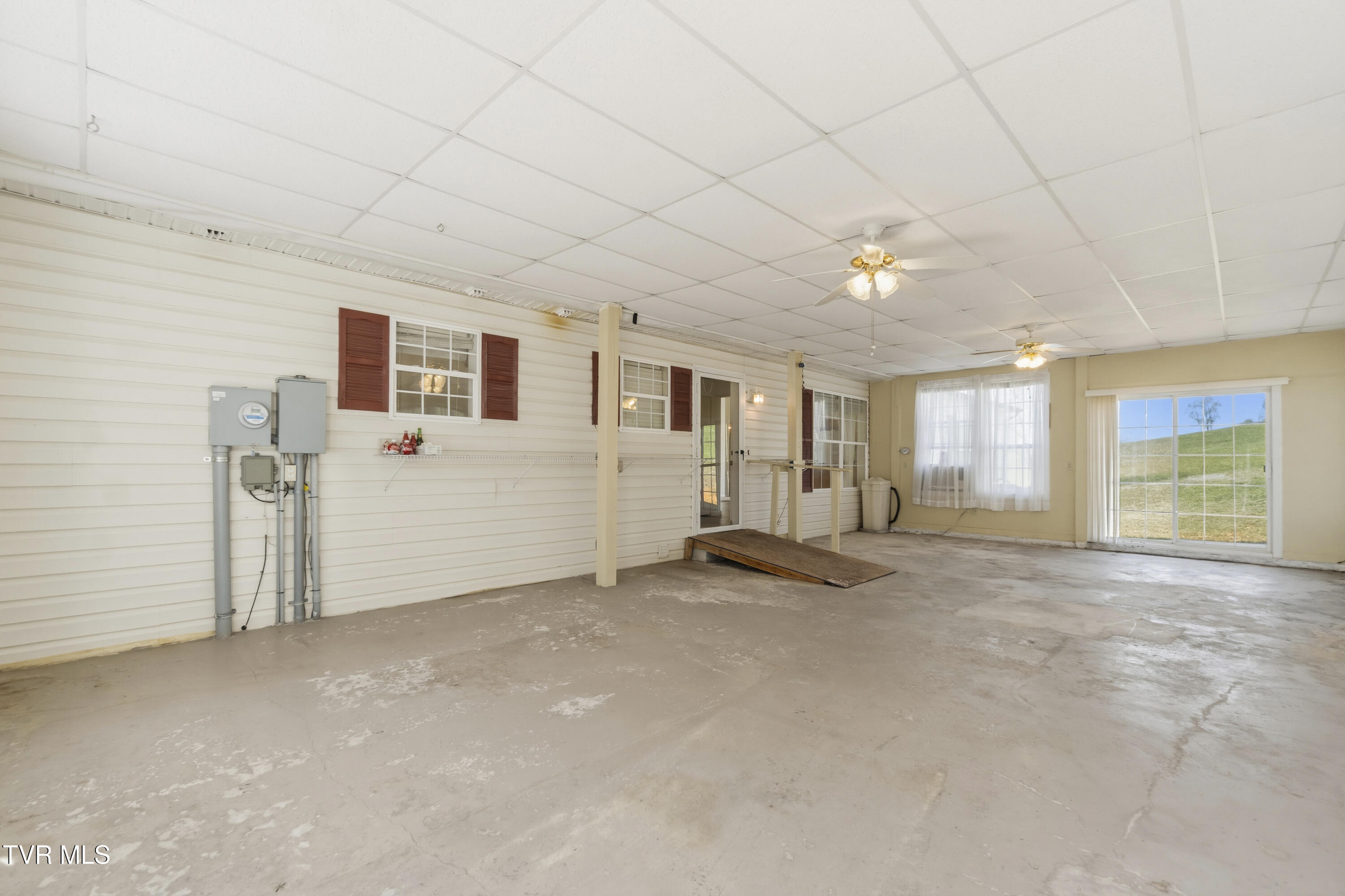 4061 Carters Valley Road Church Hill, TN 37642 - Photo 50 of 54 enclosed patio/sunroom