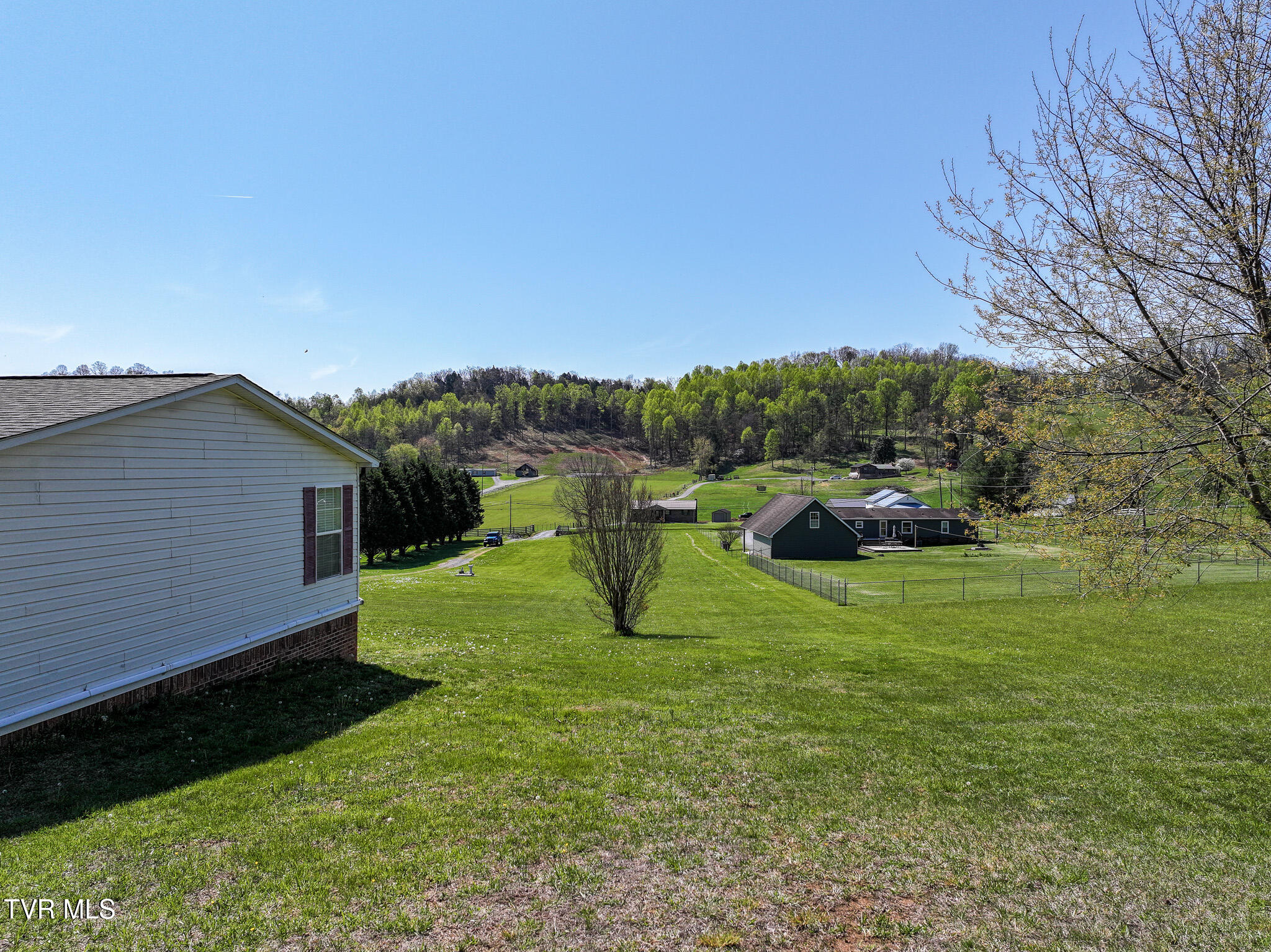 4061 Carters Valley Road Church Hill, TN 37642 - Photo 7 of 54 side