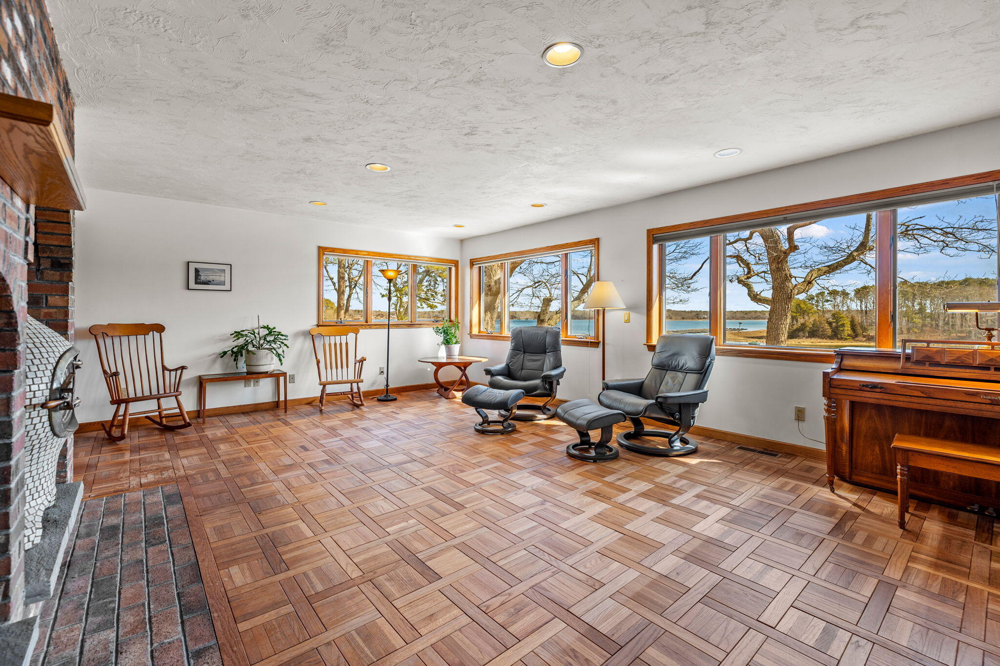 10 Circle Road East Falmouth, MA 02536 - Photo 11 of 65 a view of a livingroom with workspace and a window
