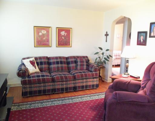 79 Ruthfred Drive Upper St. Clair, PA 15241 - Photo 2 of 14 Living Room.