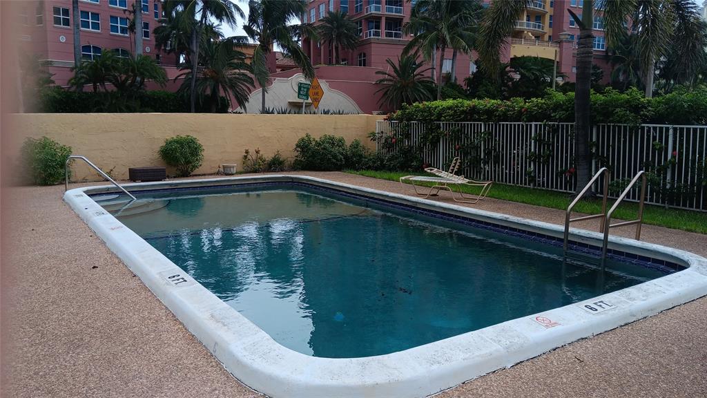 2121 North Ocean Boulevard, Unit 3 Fort Lauderdale, FL 33305 - Photo 3 of 12 a view of swimming pool