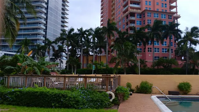 a view of a yard in front of a building