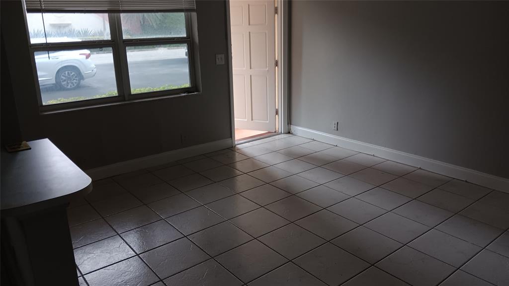 2121 North Ocean Boulevard, Unit 3 Fort Lauderdale, FL 33305 - Photo 10 of 12 a view of an entryway