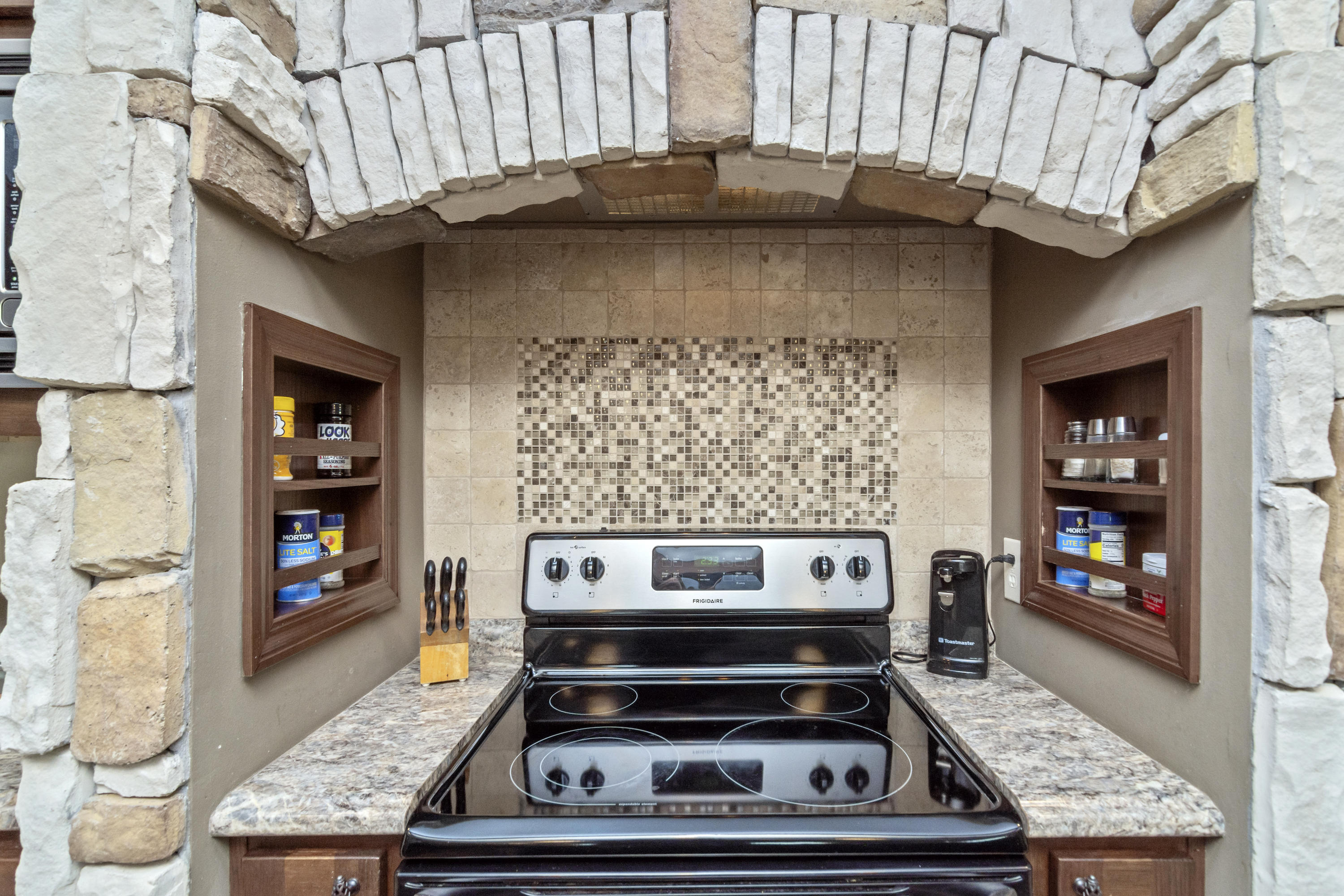 410 Perkins Rd-10