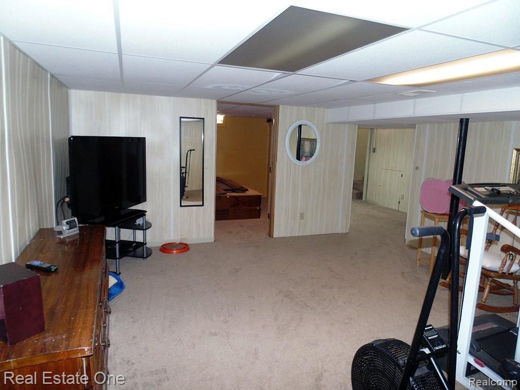 8043 Pardee Road Taylor, MI 48180 - Photo 14 of 27 No Egress Window in Bsmnt