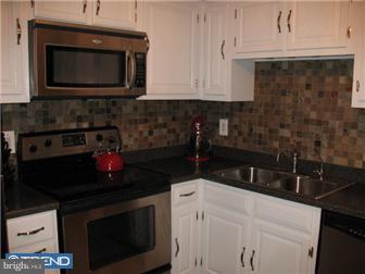 9 Gradlyn Drive Cookstown, NJ 08511 - Photo 6 of 10