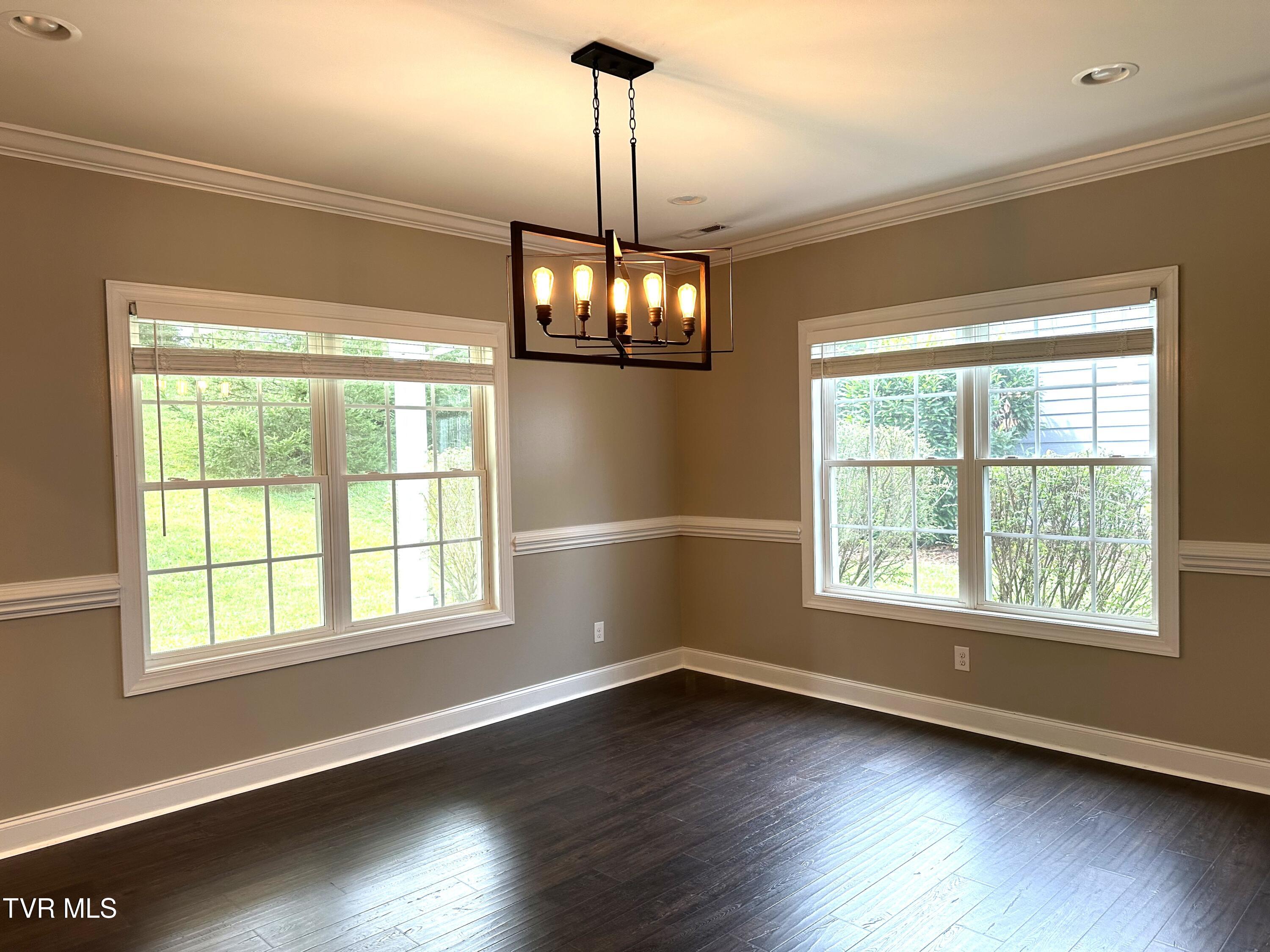 2728 Edinburgh Channel Road Kingsport, TN 37664 - Photo 17 of 69 17