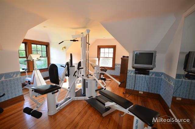 425 Washington Grosse Pointe, MI 48230 - Photo 27 of 30 Bedroom - 3rd fl
