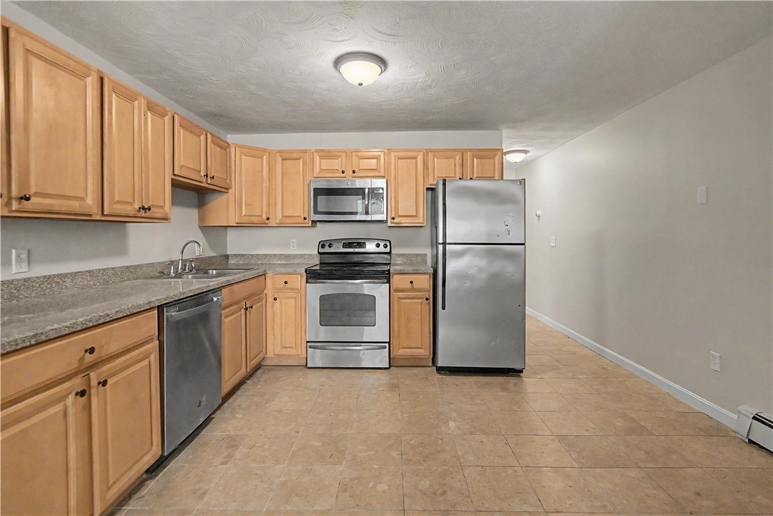 569 Smithfield Road, Unit 2 North Providence, RI 02904 - Photo 4 of 12